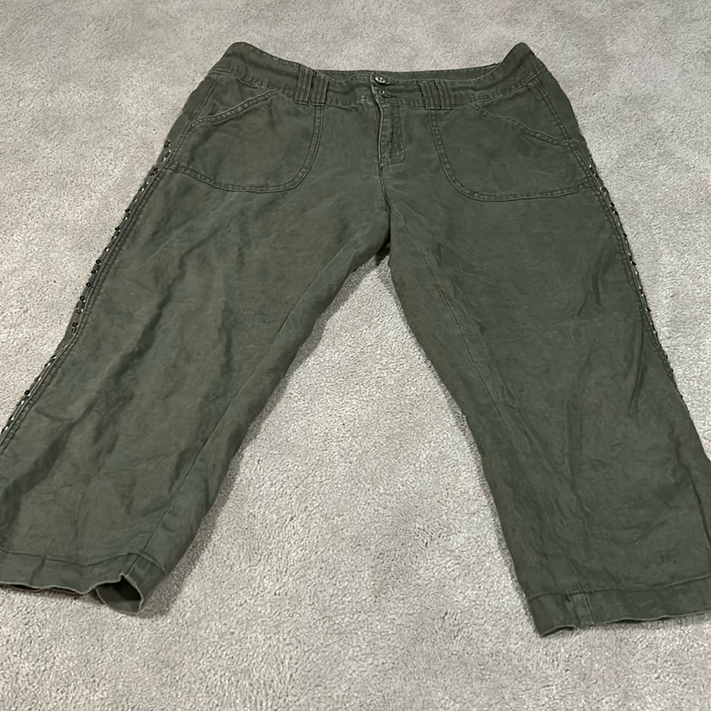 INC International Concepts Olive Green Capri Pants